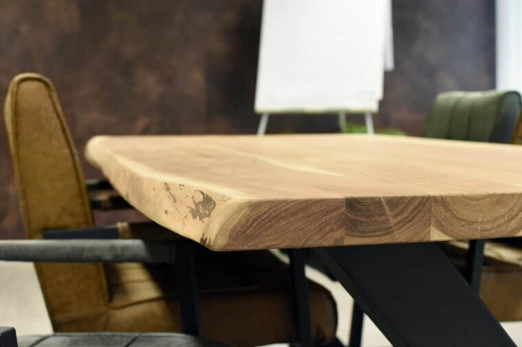 Esstisch Würzburg 220 cm Baumstammtisch